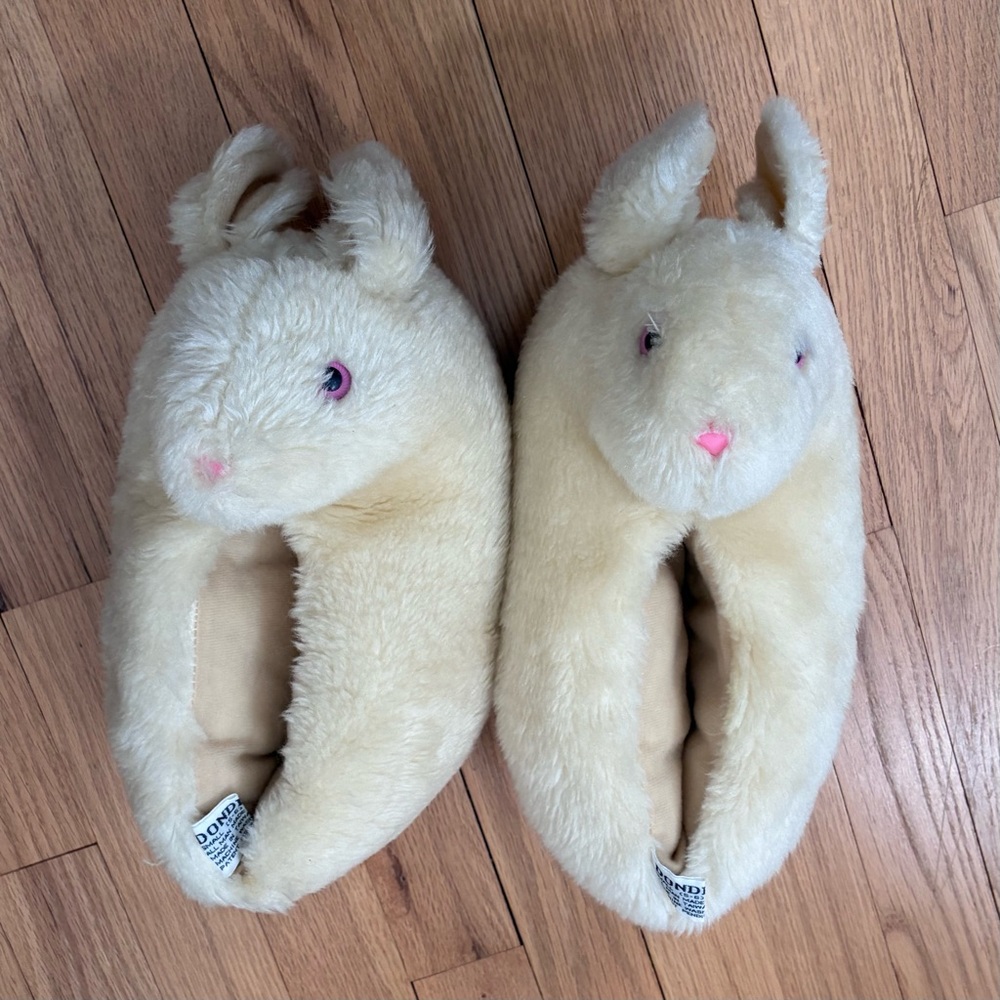 Vintage DONDI Bunny Slippers, 1984, Macy’s, size Small 5-6, Pale Yellow